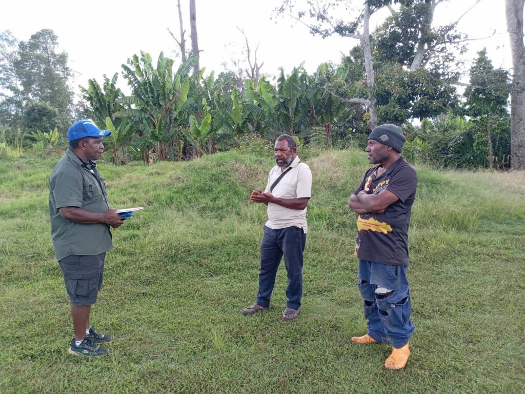 Groundwater consultation with a community on site